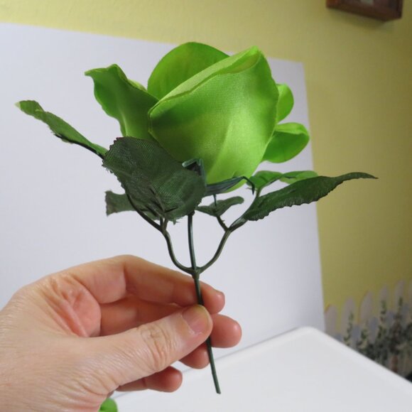(5) lime green roses and (3) stems of baby's breath Faux Flowers - Picture 4 of 6
